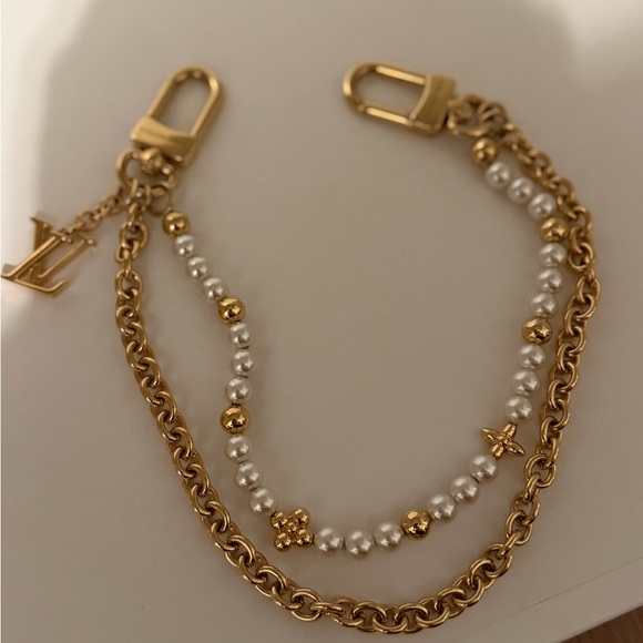 Louis Vuitton Gold and White bag chain - Picture 2 of 3